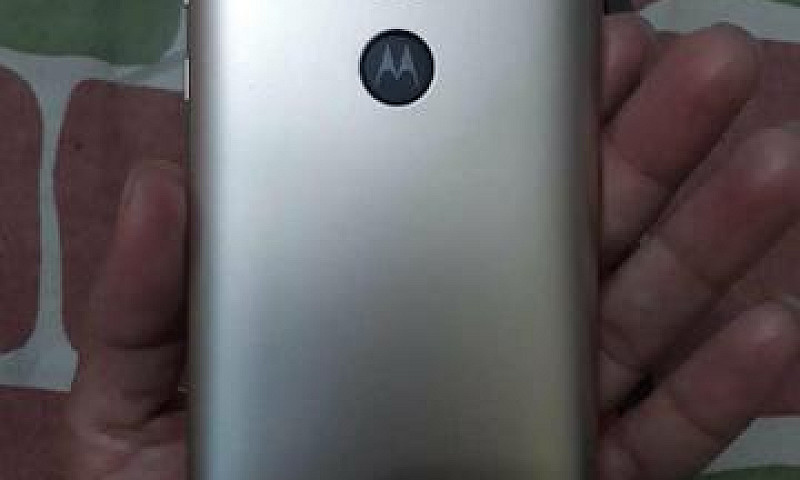 Moto E5 Play...