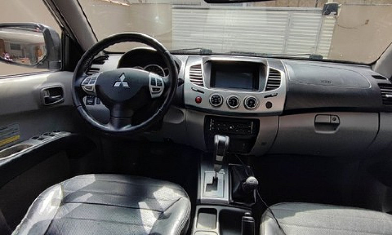  Mitsubishi L200 Tri...