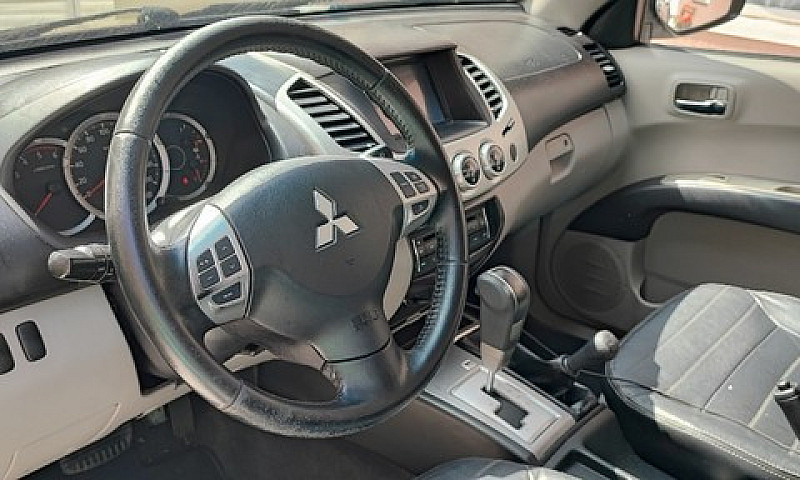  Mitsubishi L200 Tri...