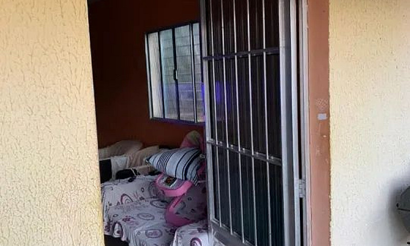 Vende-Se Casa Primei...
