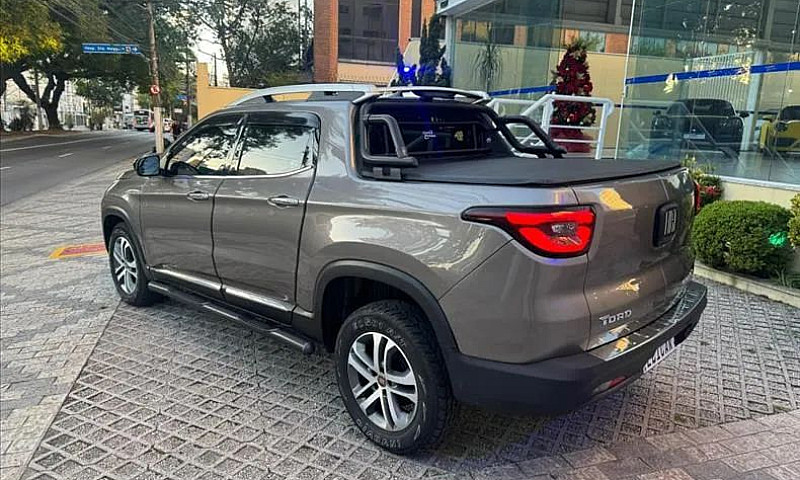 Fiat Toro Volcano 2....