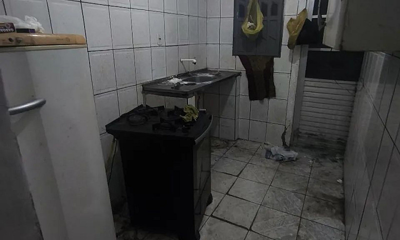Vendo Uma Casa A Um ...