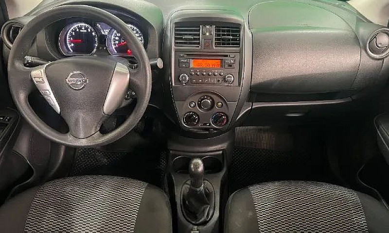 Nissan Versa S 1.6 1...