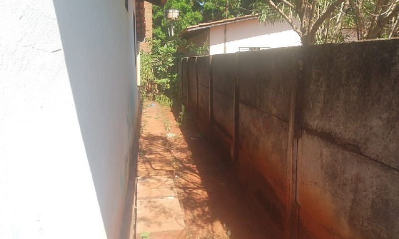 Casa Sozinha No Lote...