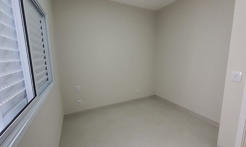 Ótima Casa No Bairro...