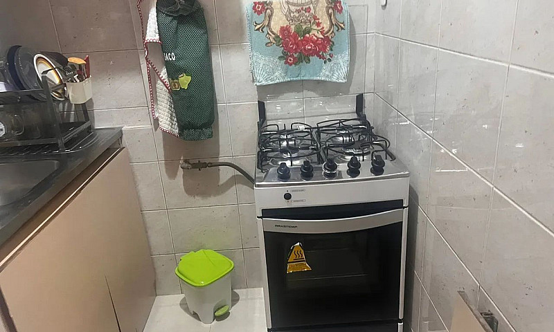 Alugo Apto Copacaban...