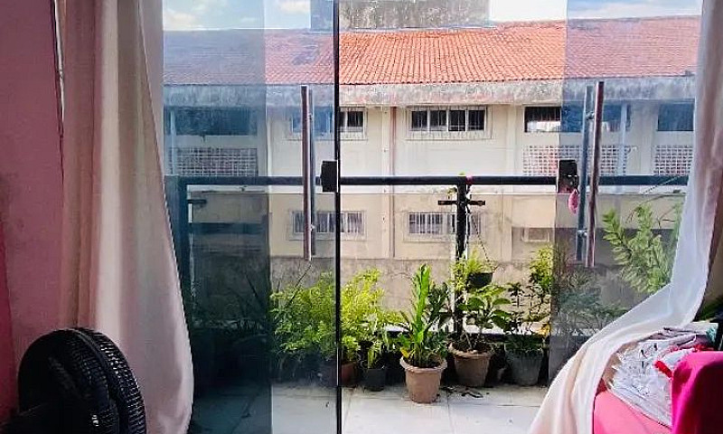 Vende-Se Uma Casa No...