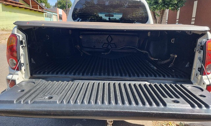 Vendo L200 Triton 11...