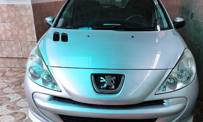 Peugeot 207 2014...