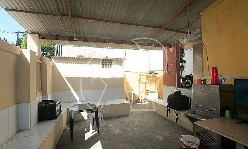 Casa Com 2 Dormitóri...