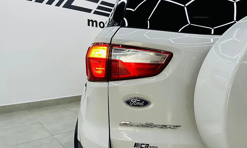 Ford Ecosport Titani...