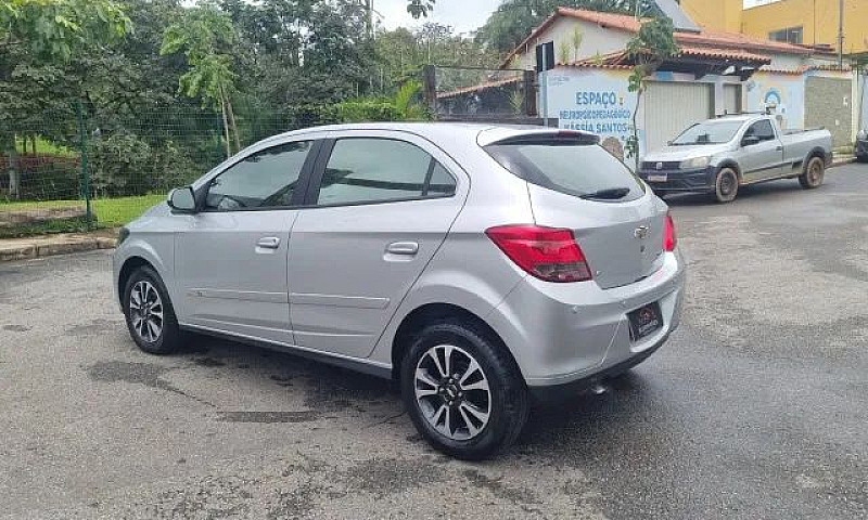 Chevrolet Onix Hatch...