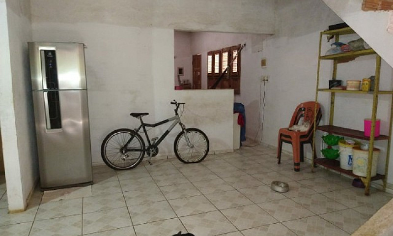Vendo Uma Casa Grand...