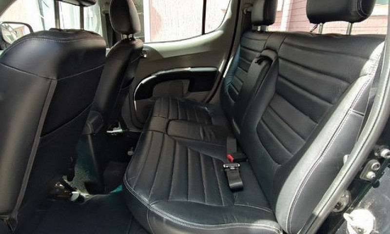  Mitsubishi L200 Tri...