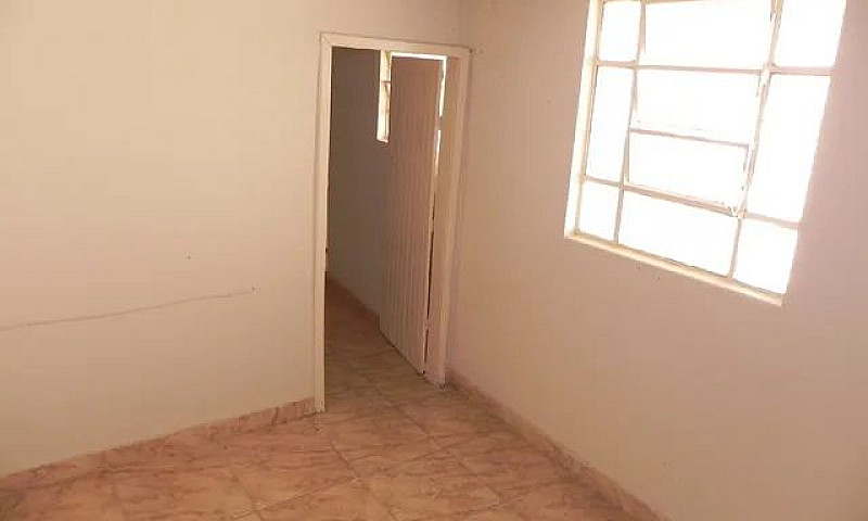 Casa Com 2 Dormitóri...