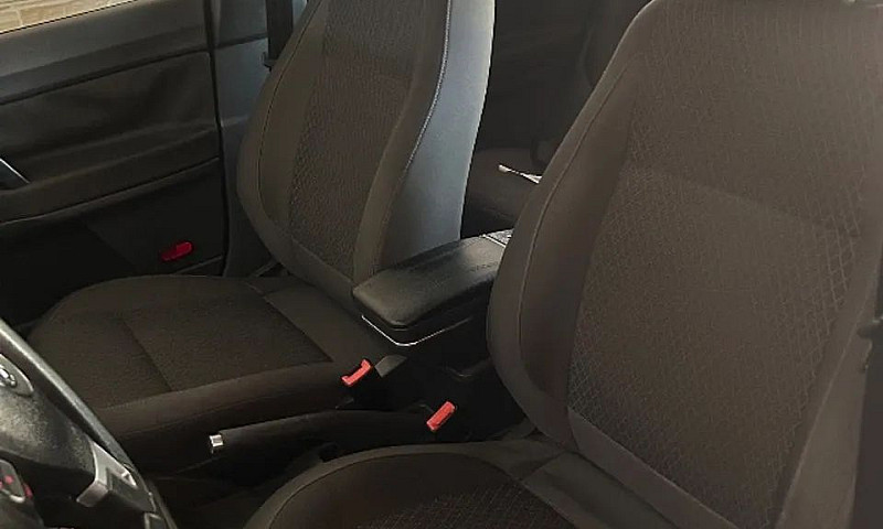 Volkswagen Polo Sed....