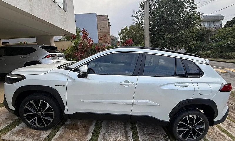 Toyota Corolla Cross...