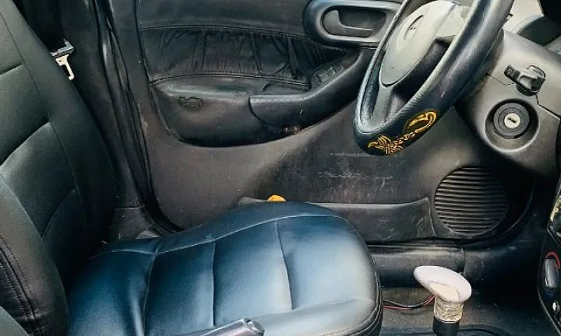 Chevrolet Corsa Seda...