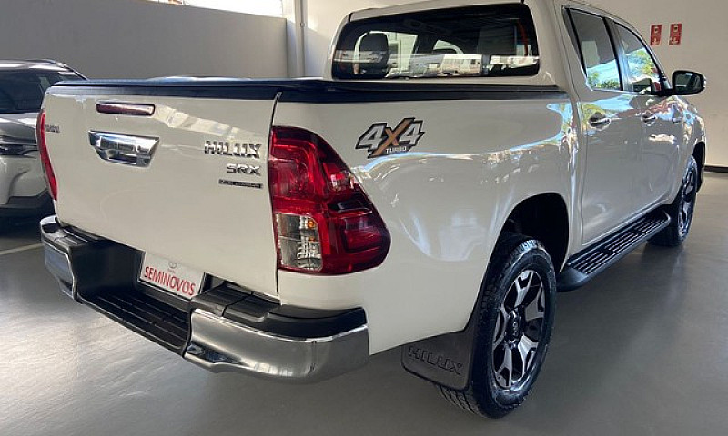 Toyota Hilux Srx 2.8...