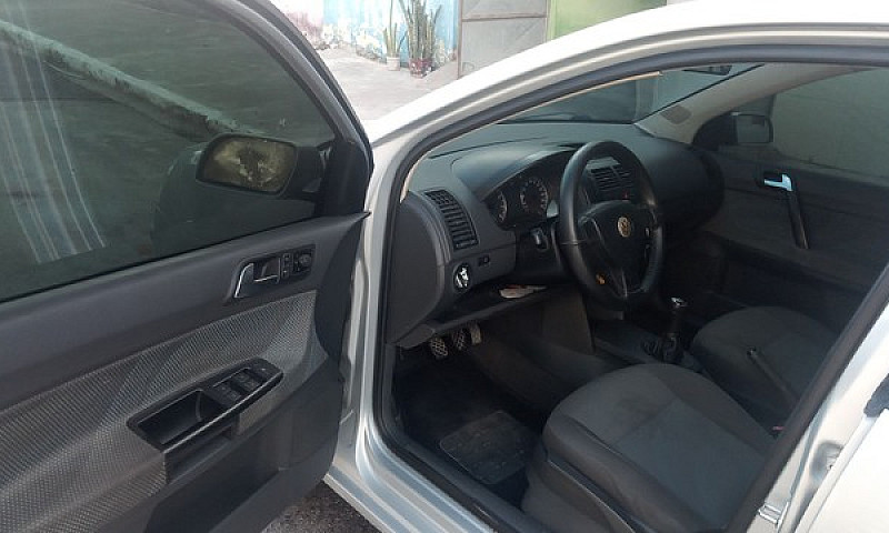  Polo Sedan 2009 Com...