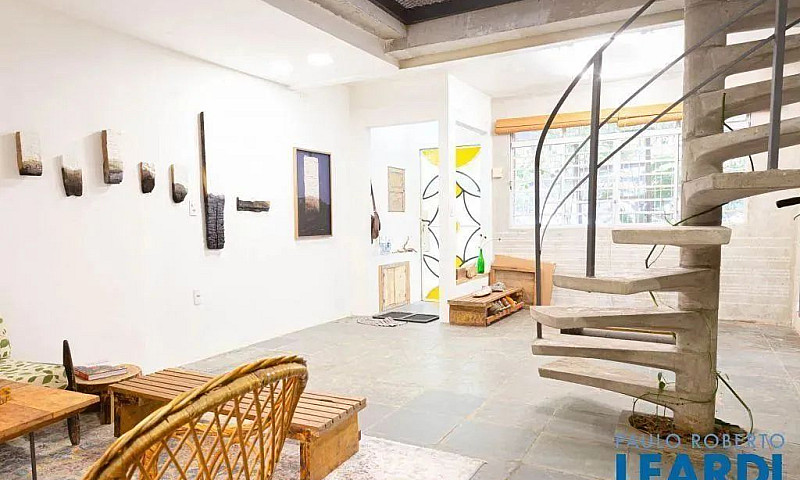 Casa Assobradada - P...