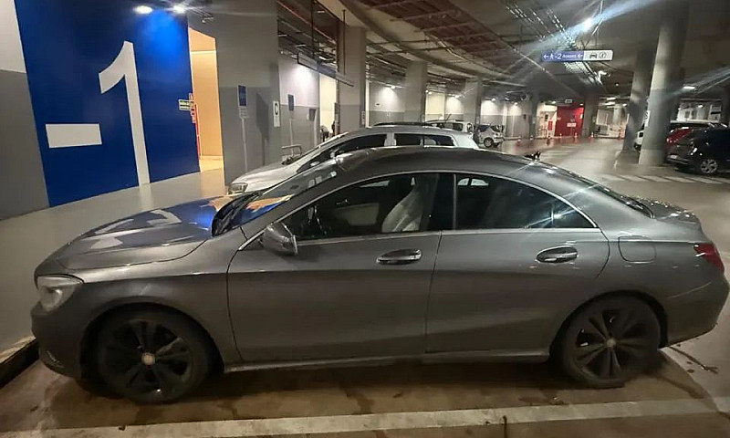Mercedes-Benz Cla-20...