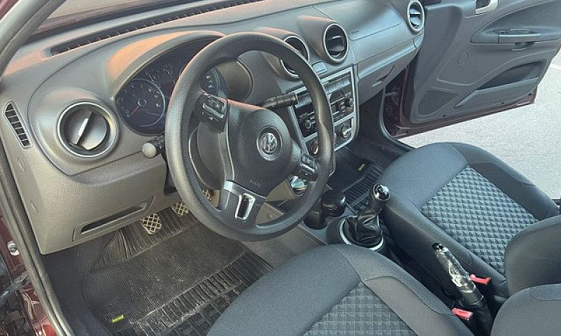 Volkswagen Voyage...