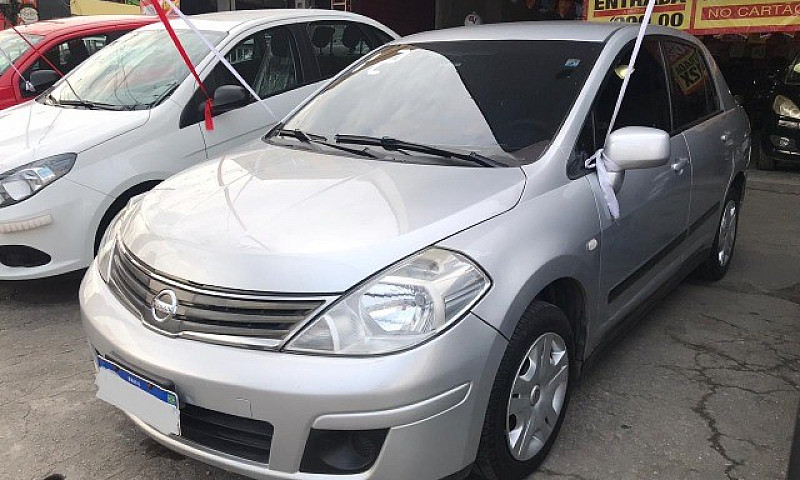 Tiida 2011 Sedan 1.8...