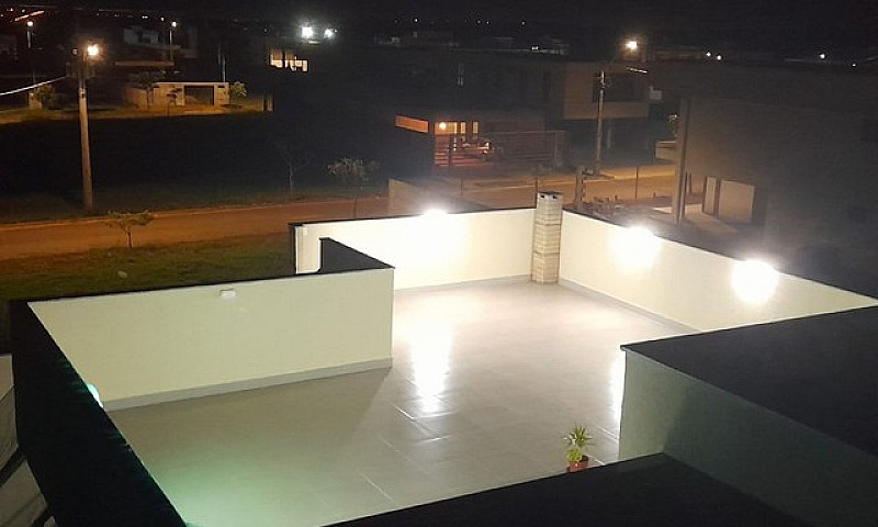 Vende Casa Condomíni...