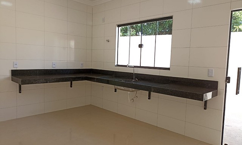 Casa Com 03 Quartos ...