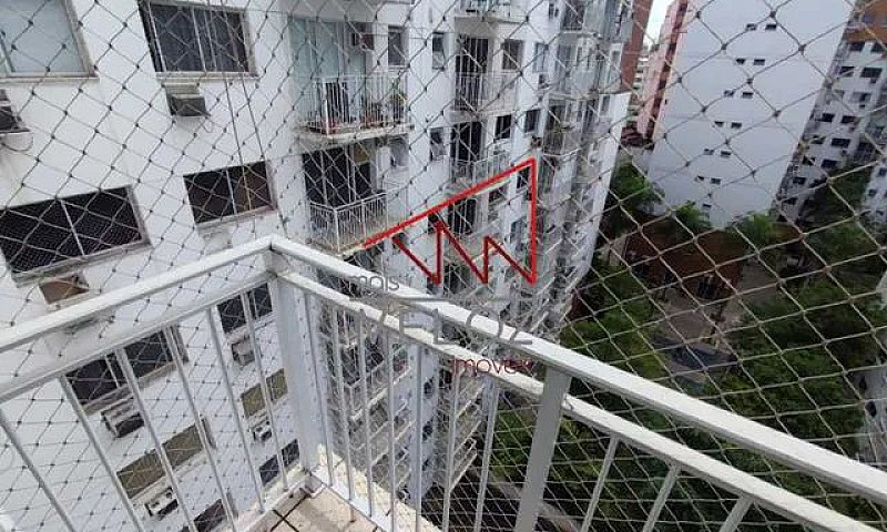 Apartamento-À Venda-...