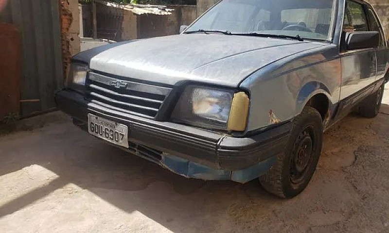 Chevrolet Monza 1990...