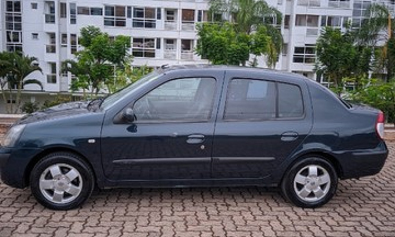 Vendo Clio Sedan 1.6...
