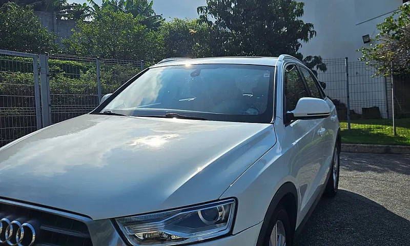 Audi Q3 Audi Black E...