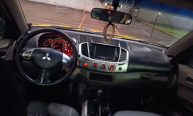 Mitsubishi L200 Trit...