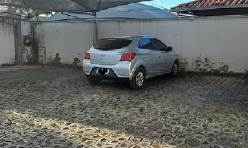 Onix Hatch Lt 1.0 8V...