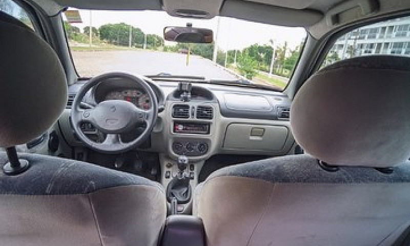 Vendo Clio Sedan 1.6...