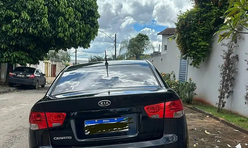 Kia Motors Cerato 1....