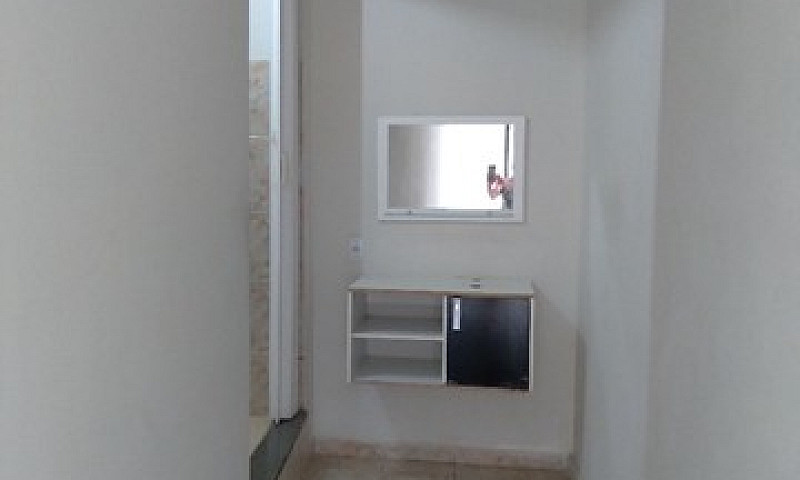 Casa Com  02 Quartos...