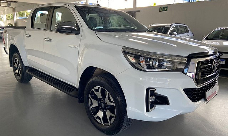 Toyota Hilux Srx 2.8...