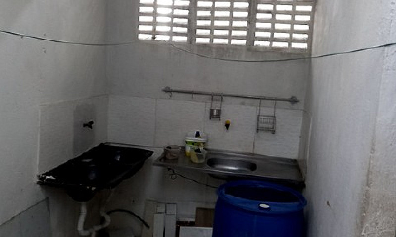 Aluga-Se Casa Em  Ru...