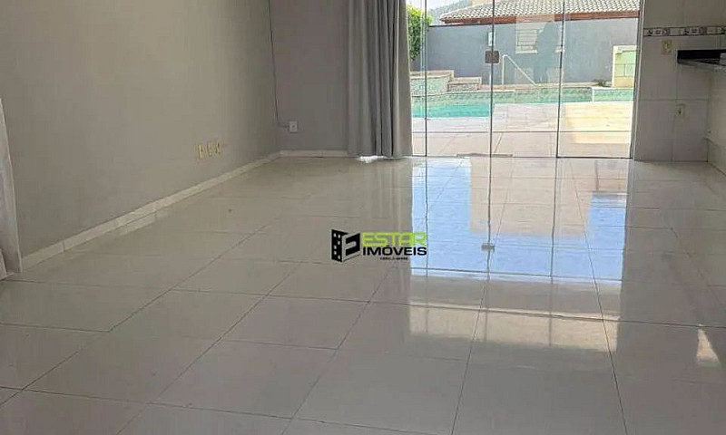 Casa Com 4 Dormitóri...