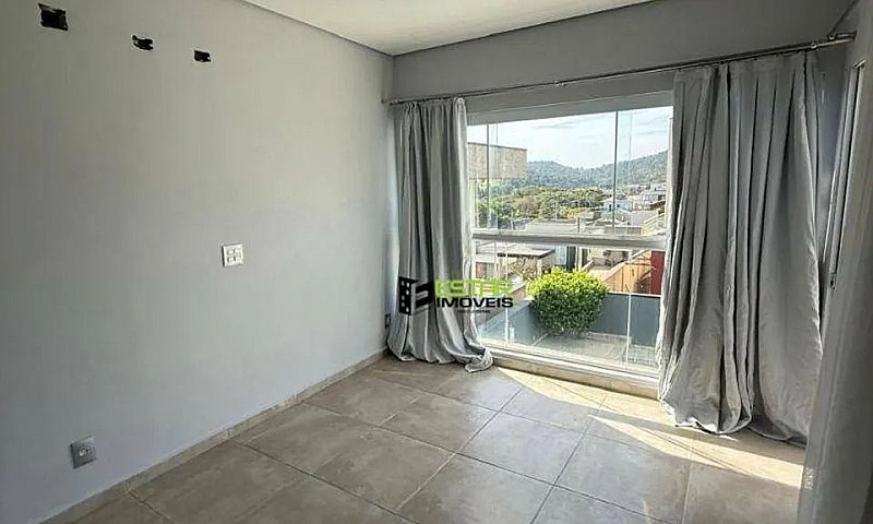 Casa Com 4 Dormitóri...