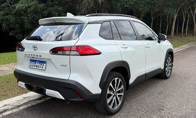 Toyota Corolla Cross...