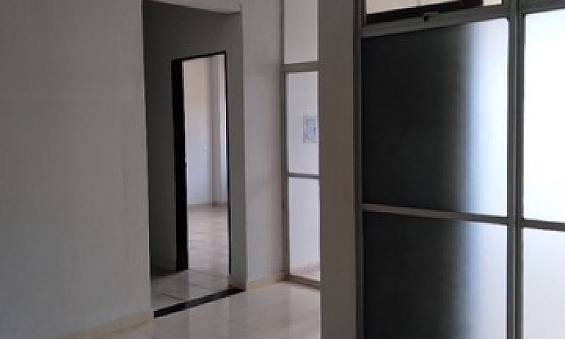 Casa Com  02 Quartos...