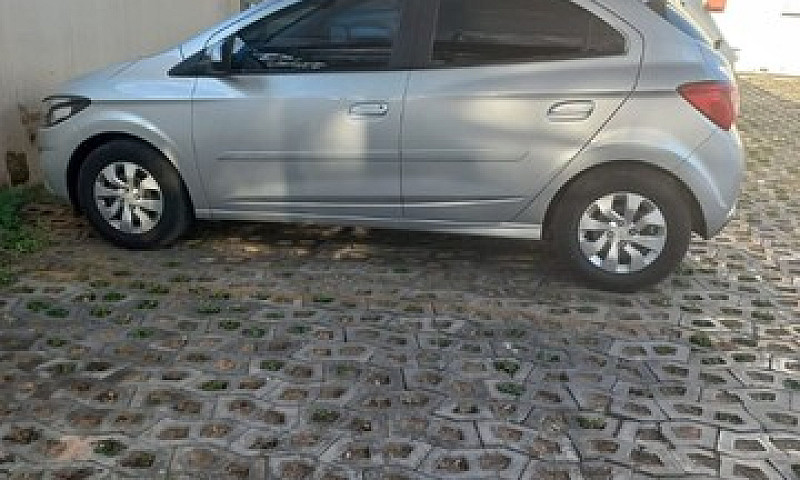 Onix Hatch Lt 1.0 8V...