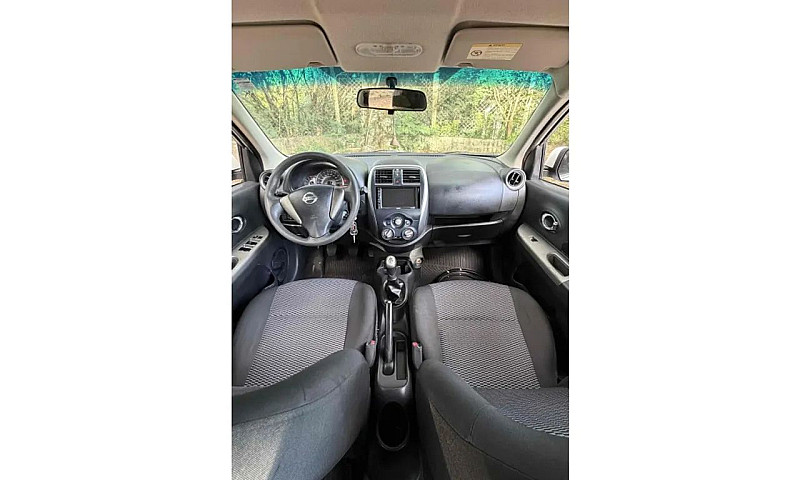 Nissan March S 1.0 1...