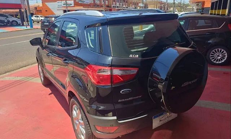 Ford Ecosport Titani...