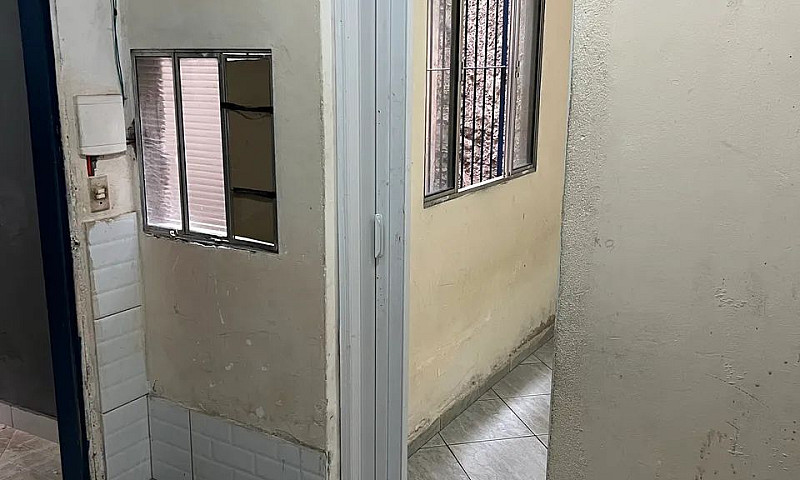 Aluga Se Uma Em Barr...
