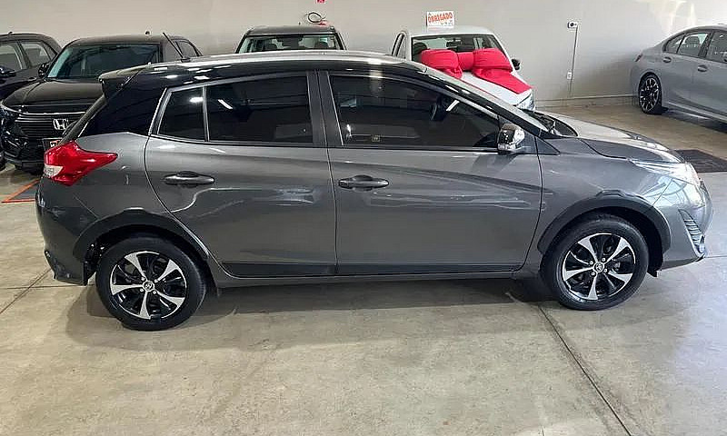 Toyota Yaris X-Way C...